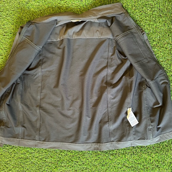 Mountain Hardware lightweight jacket M - Picture 4 of 5